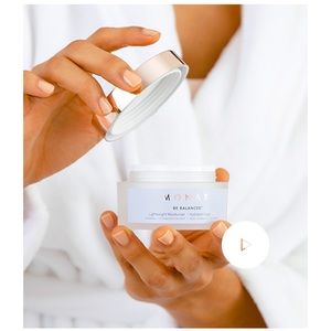 MONAT Be Balanced moisturizer